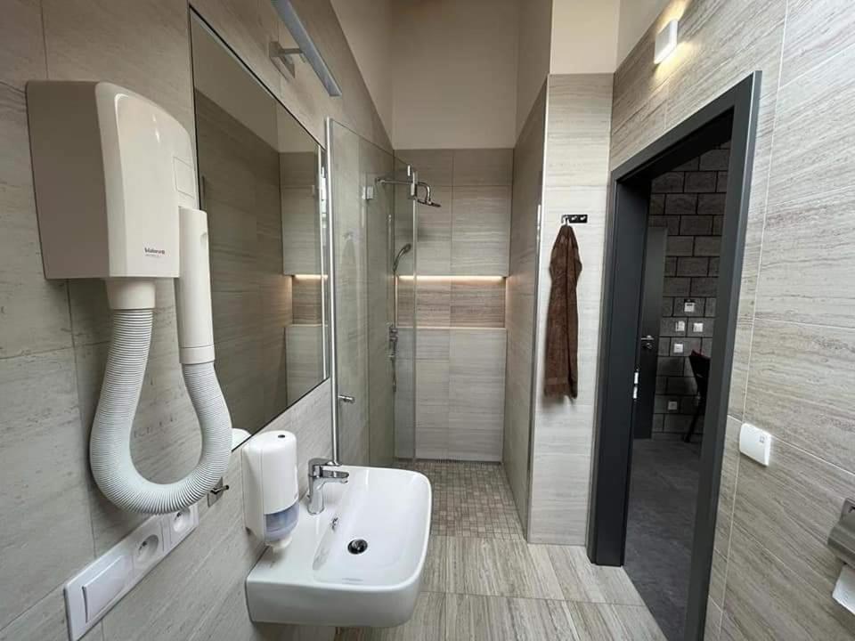 Kunc - V Soukromi - Borova 607, - Stredni Cechy Homestay *