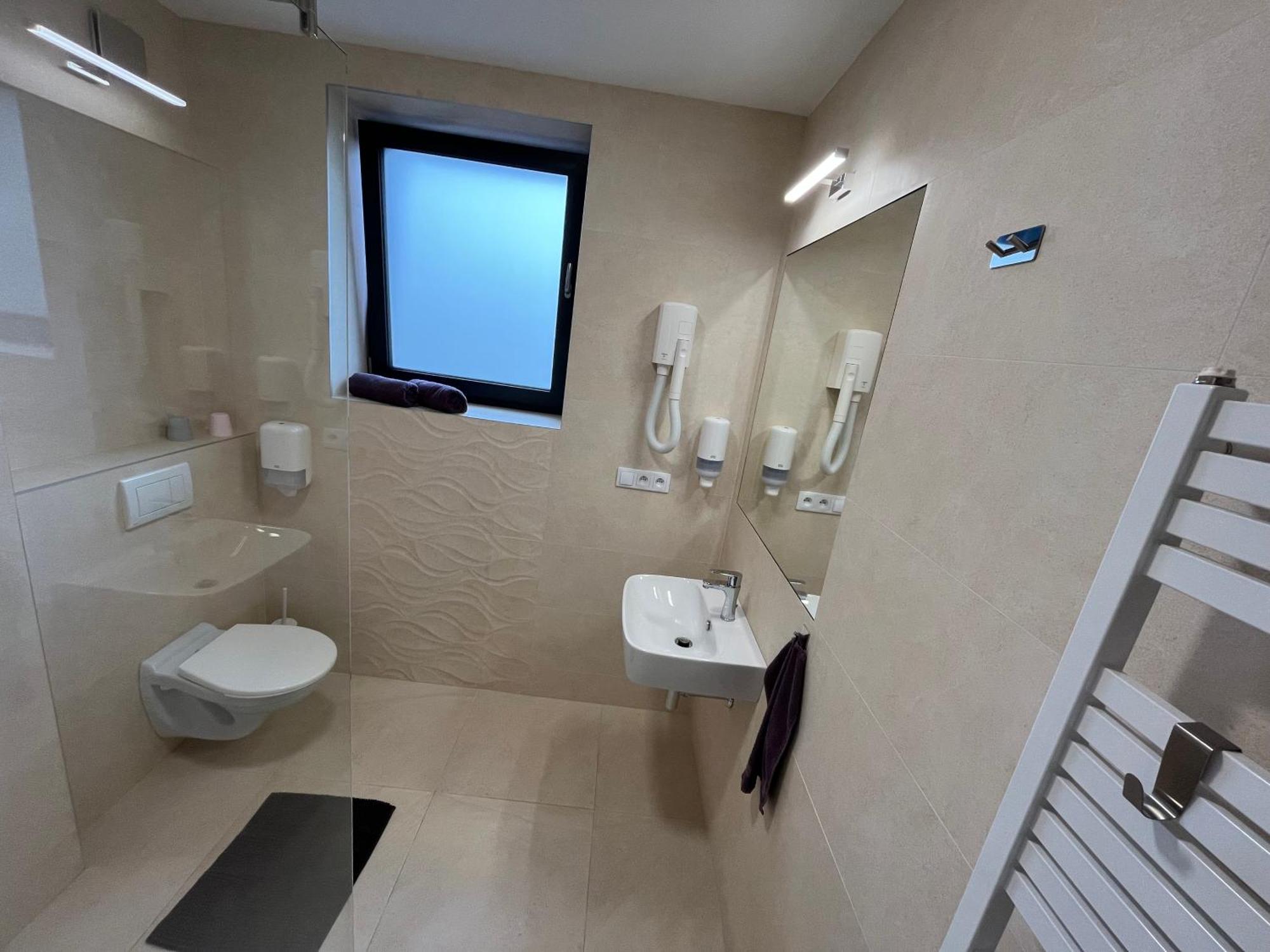 Homestay Kunc - V Soukromi - Borova 607, - Stredni Cechy *