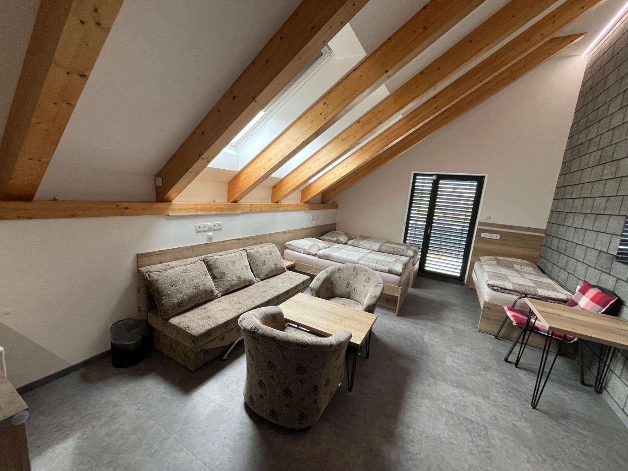 Homestay Kunc - V Soukromi - Borova 607, - Stredni Cechy
