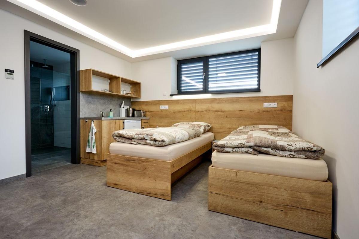 Homestay Kunc - V Soukromi - Borova 607, - Stredni Cechy *